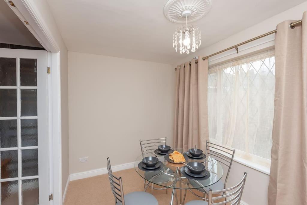 Leed City Centre - Armley Wortley Leeds  Exteriör bild