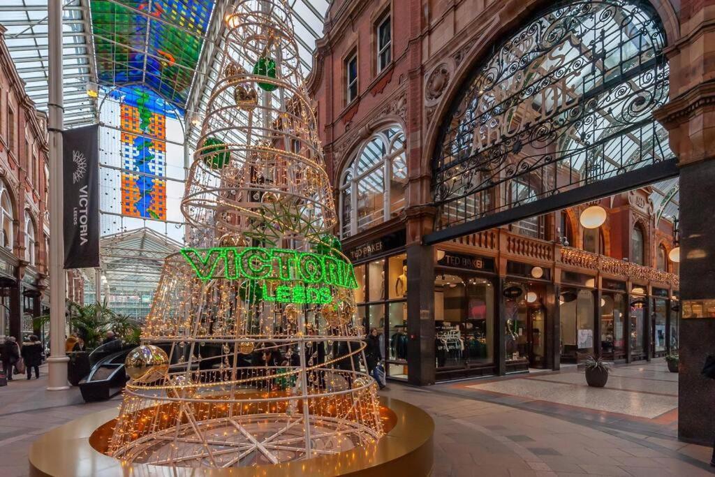 Leed City Centre - Armley Wortley Leeds  Exteriör bild