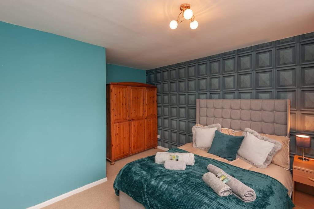Leed City Centre - Armley Wortley Leeds  Exteriör bild