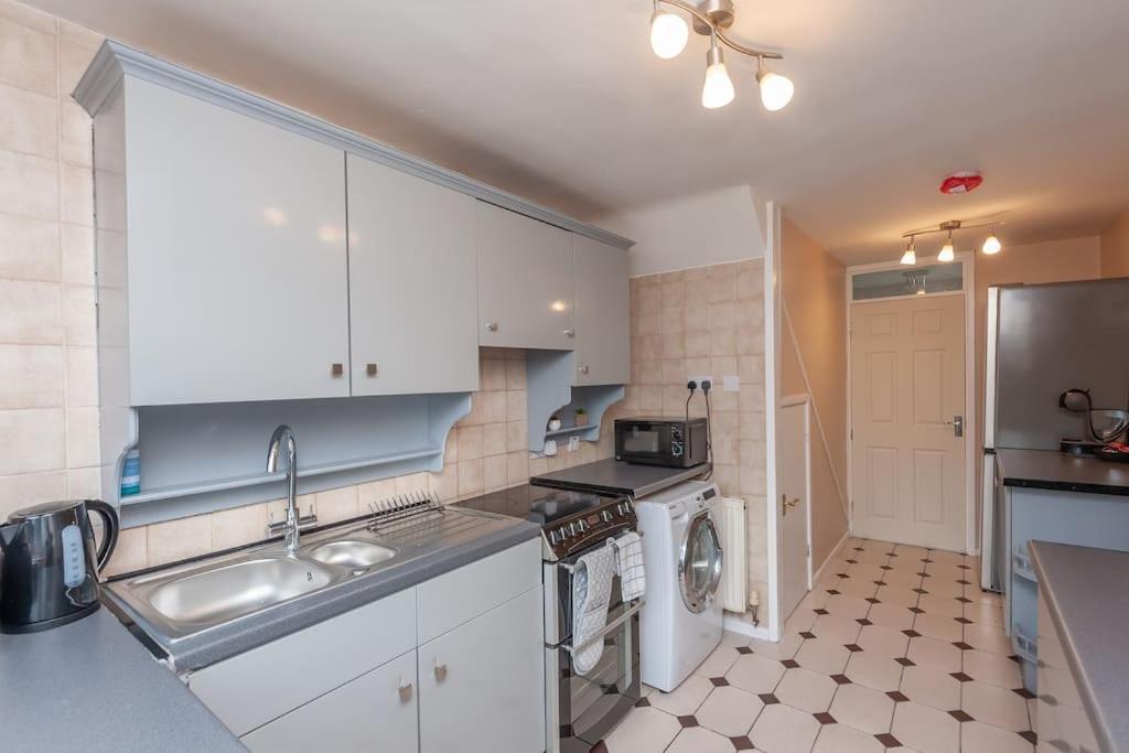 Leed City Centre - Armley Wortley Leeds  Exteriör bild